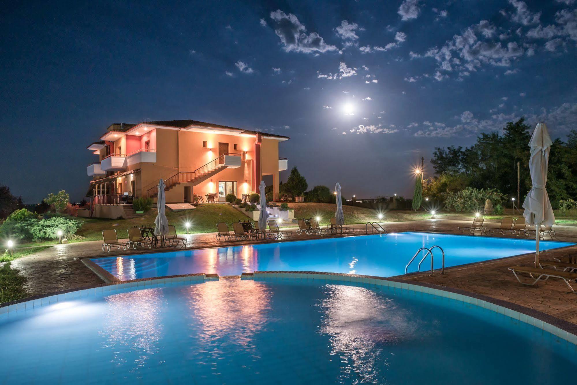 Petrinos Lofos Hotel Mándra Exterior photo